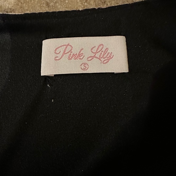 NWOT Pink Lily, Small, Wrap Floral Black Romper - Picture 5 of 5